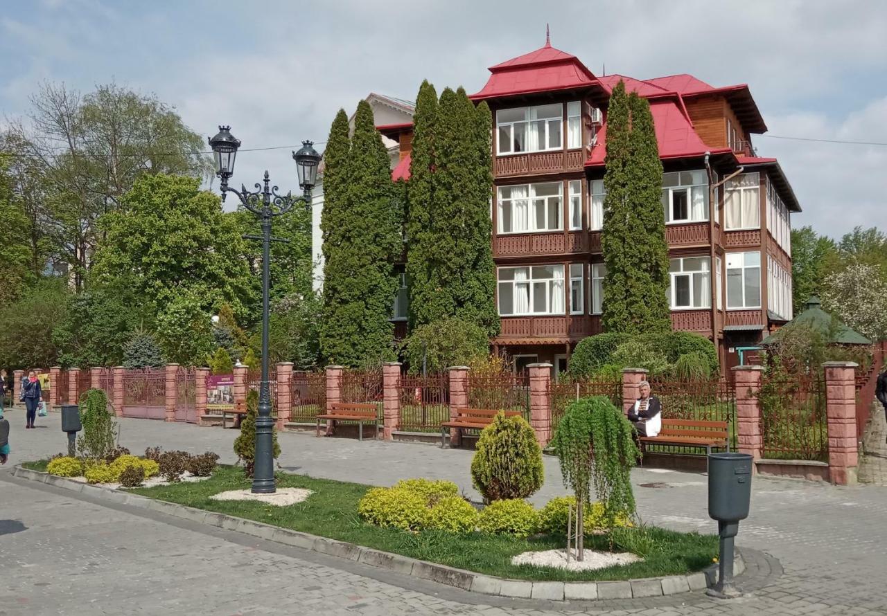 Сонячна Hotel Truskavets Eksteriør billede